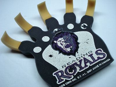 READING ROYALS ECHL 2001 LION CLAW PAW HOCKEY PROMOTIONAL FOAM HAND GLOVE MITT