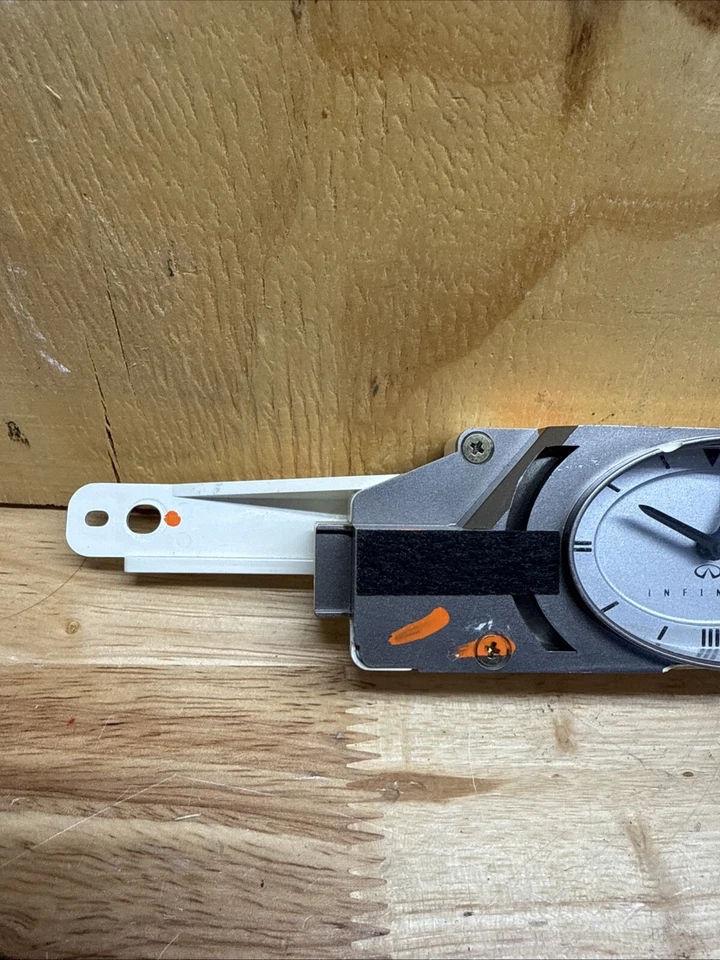 OEM 2004 03 05 02 01 06 Infiniti I35 Center Dash Analog Clock Silver Foto 2 de 4