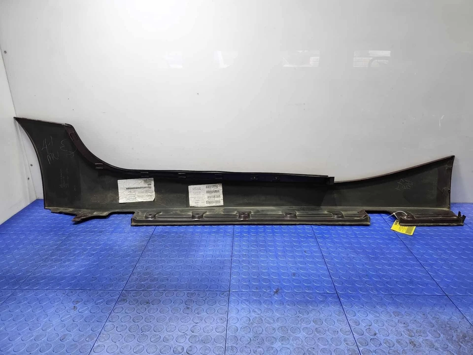 03-08 BMW Z4 faldón lateral basculante moldeado lado del conductor izquierdo OEM 51717068853 Foto 3 de 4