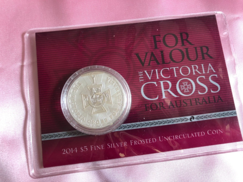 2014 $5 For Valour The Victoria Cross for Australia 1oz Silver Coin on Card - Picture 1 of 3