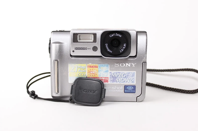 Vintage Sony Cybershot DSC-F55 Digital Camera, Rotating Lens Retro