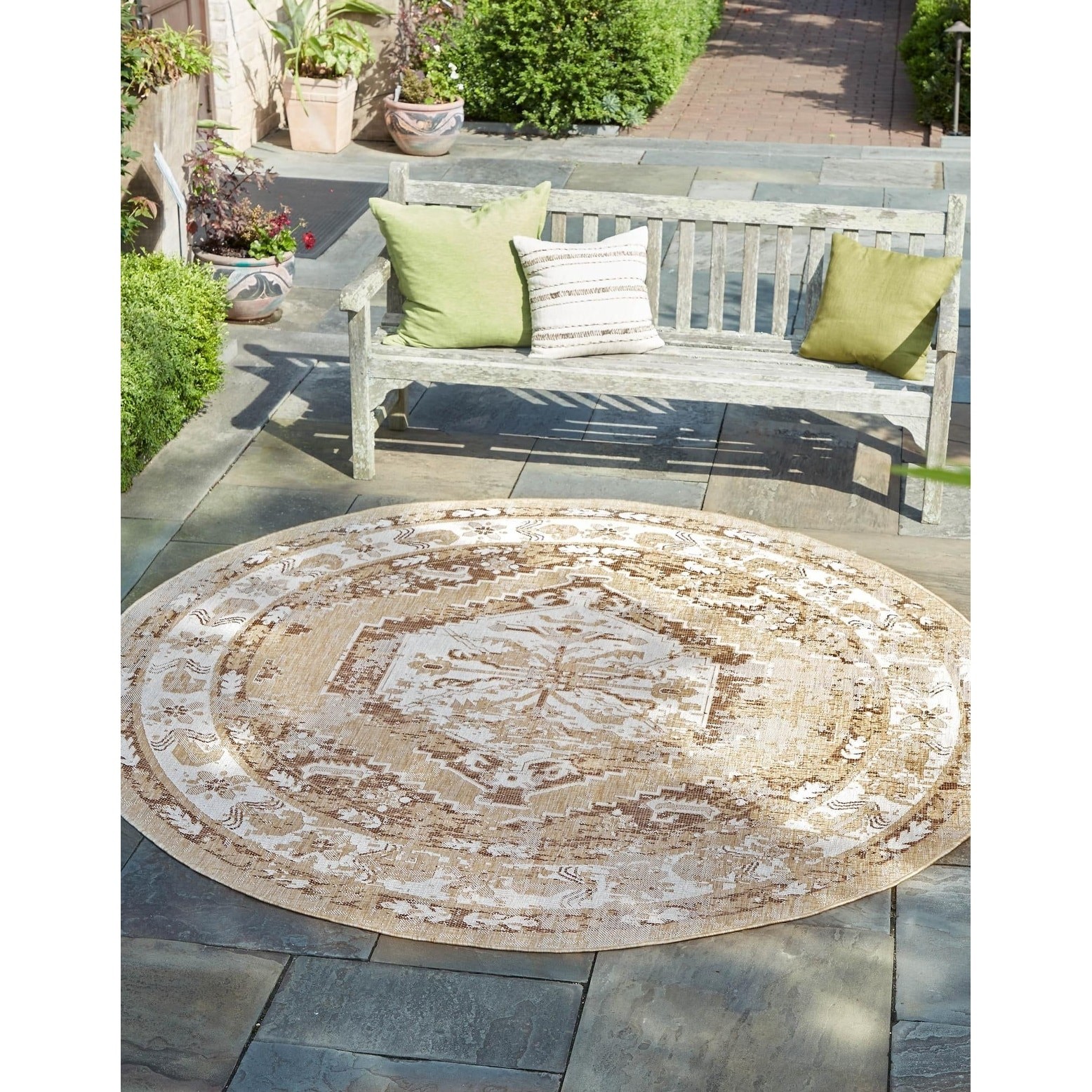 Outdoor Nirie Collection Area Rug Durable Weather-Resistant Design