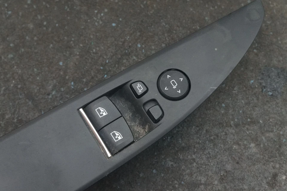 Interruptor de espejo retrovisor ventana puerta conductor delantero izquierdo 61319370403 OEM Bmw M850i G15 2019 Foto 2 de 4