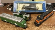 Lot of 3 HO Scale TRAIN LOCOMOTIVES Bachmann AHM Milwaukee 807 ILLINOIS 420 9710
