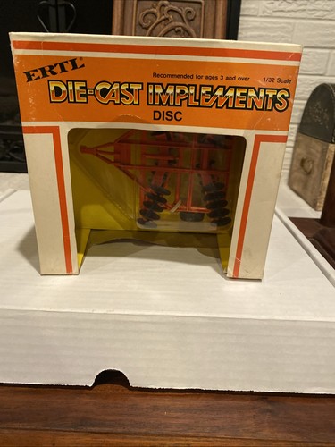ERTL Die-Cast Implements Disc Orange Case IH Colors 1/32 Scale 1964-241H NIB - Picture 1 of 9