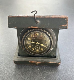 8 Tage Uhr Swiss Made in Holzschatulle