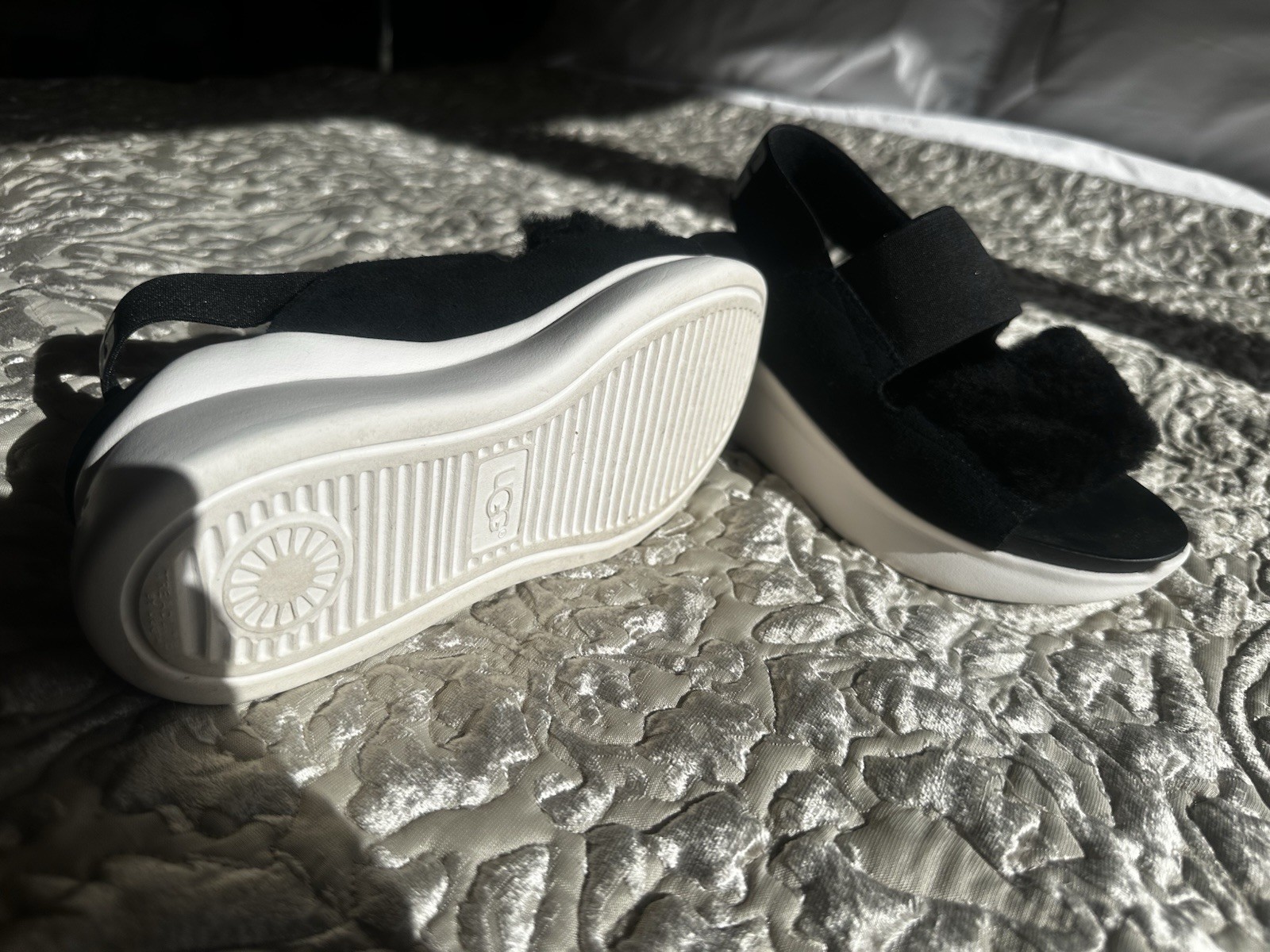 Ugg Black Leather And Fur Sandals Size 3 image 6