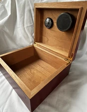 Vintage Abbey Wooden Cigar Humidor Hinged Lid 10.25 x 8.5 x 4.25