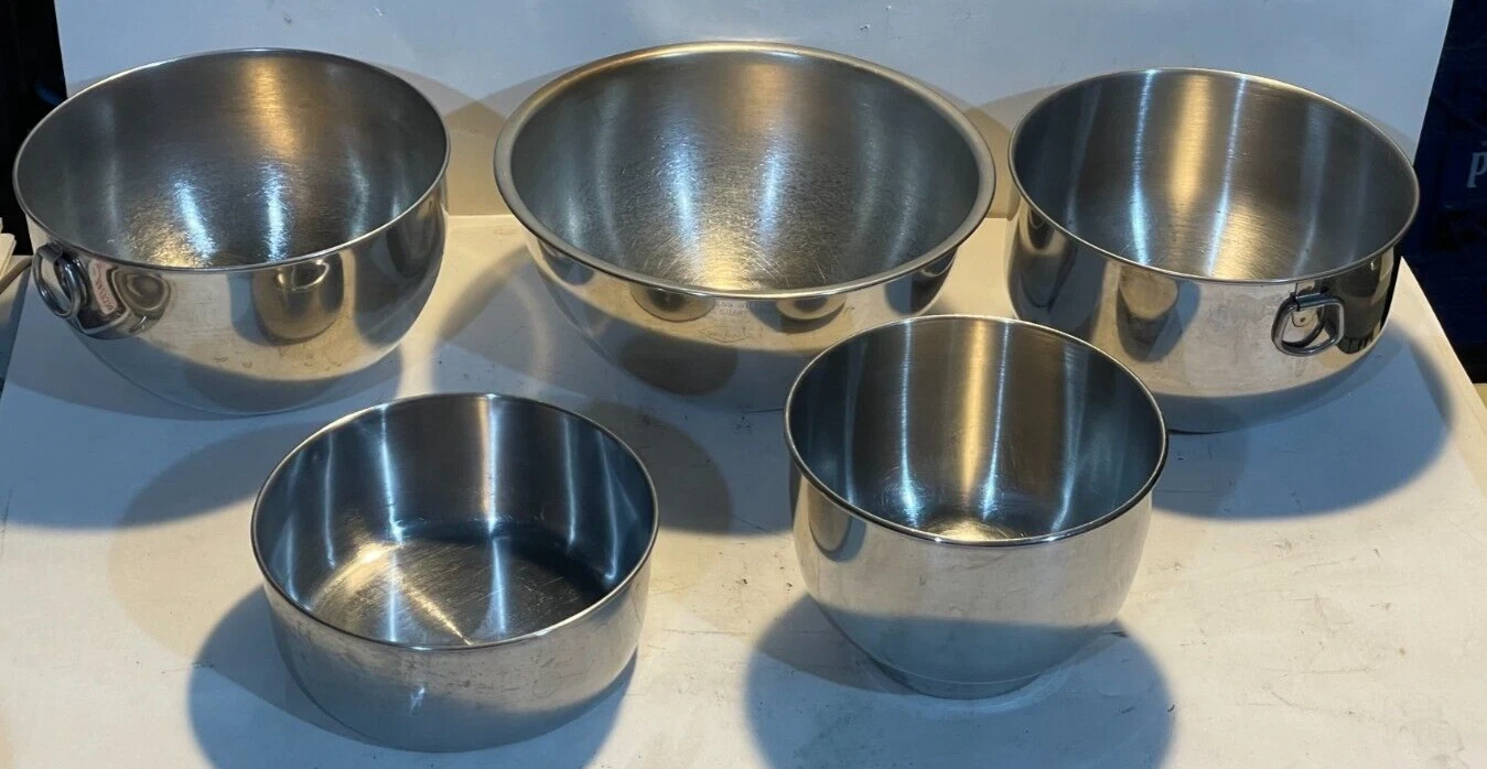 Set of 5 Stainless Steel mixing bowls WEST BEND, SUNBEAM, REVEREWARE, FARBERWARE