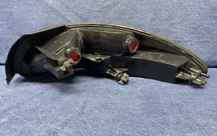 Luz trasera izquierda Chrysler Concorde 1998 1999 2000 2001 Foto 4 de 4