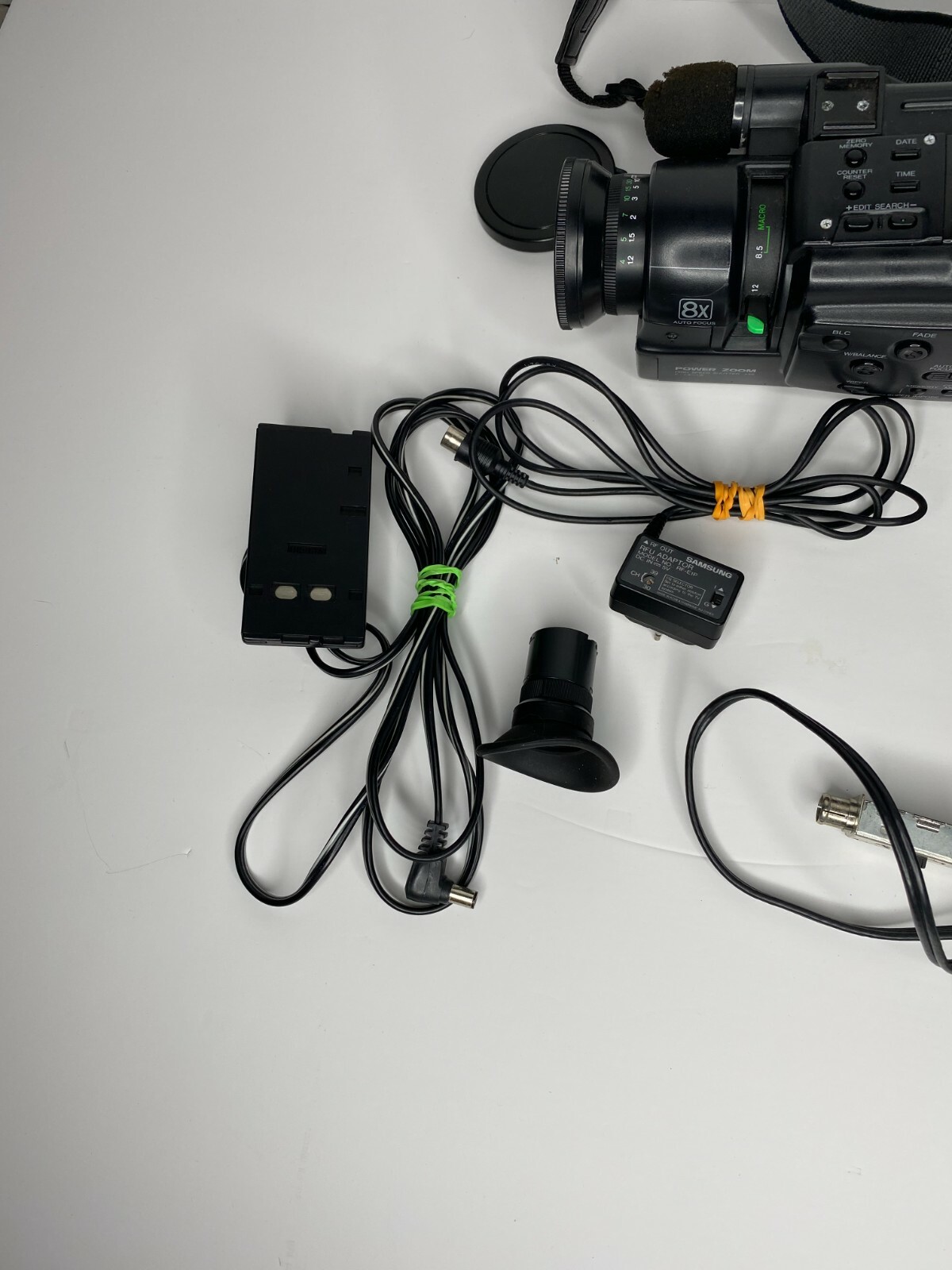 SAMSUNG VCE805P Video Camera *SPARES REPAIRS* w/ Charger, Batteries