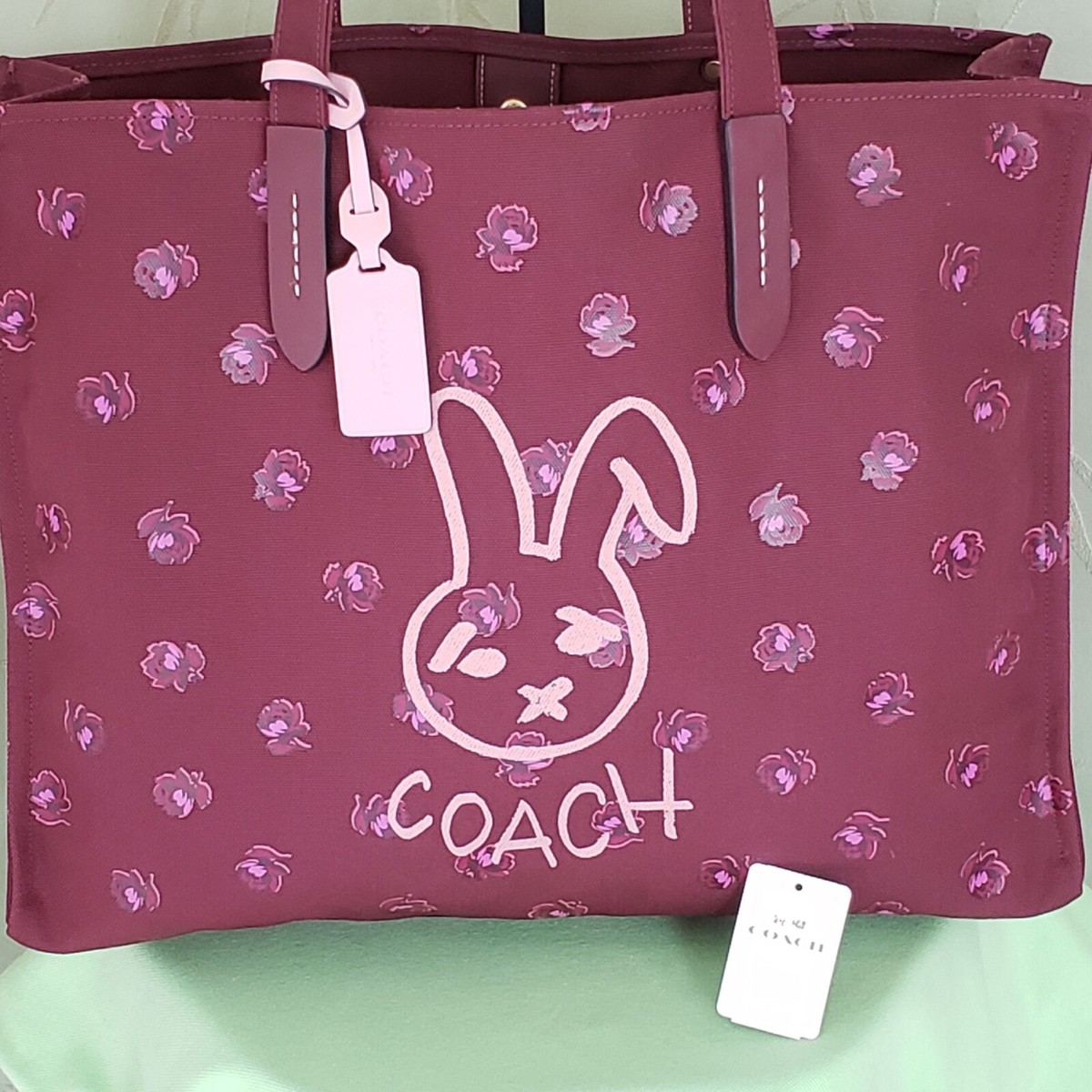 トートバッグ coach Bunny Graphic Snap Closure Large Canvas Tote 42 CF926 COACH LUNAR NEW YEAR TOTE 42 WITH RABBIT PRINT:NWT CF926 | eBay