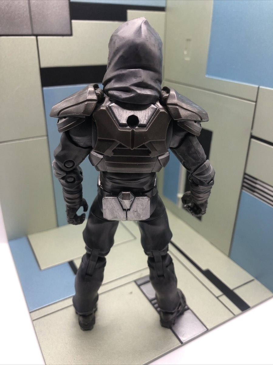 FORTNITE ENFORCER フィギュア　legendary Amazon.com: Fortnite 6