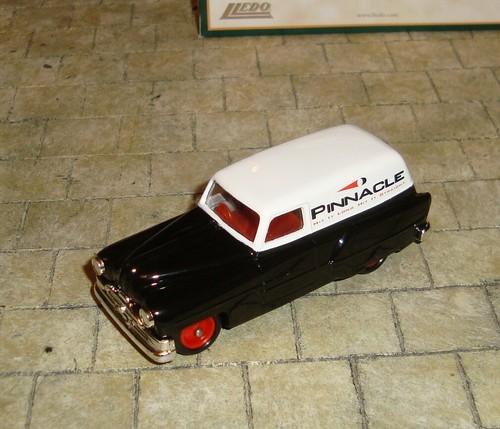 LLEDO - DAYS GONE - PONTIAC DELIVERY VAN - PINNACLE - DG061012 - BOXED - Picture 2 of 4