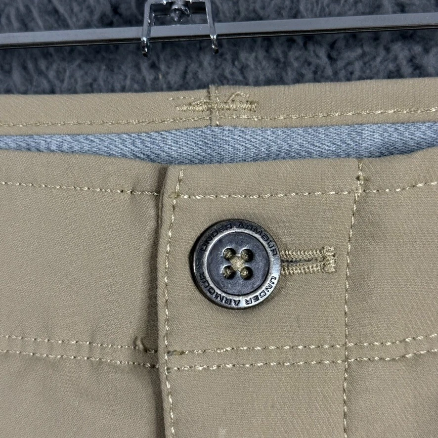 Pantalones de golf Under Armour para hombre 34x32 beige calce suelto juego ligero Foto 3 de 4