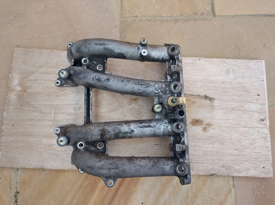 Colector de admisión Mercedes Benz 190 E W202 1021413501 Foto 2 de 4