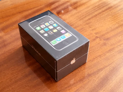 NEW SEALED APPLE IPHONE 1 2G 8GB 1ST 2007 FIRST CELL PHONE RETRO RARE INVESTMENT
