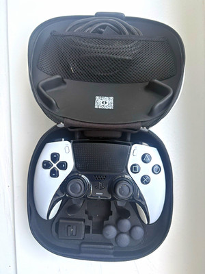 PlayStation DualSense Edge Controller PS5 weiß/schwarz mit Case & Zubehör