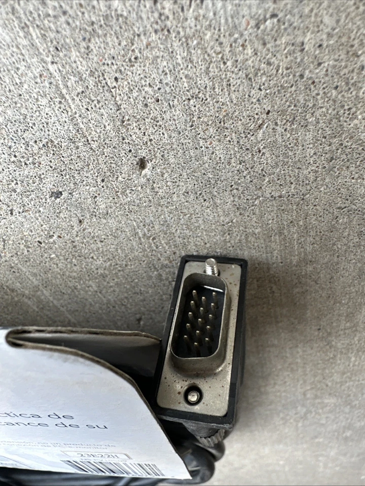 Insignia 10 ft VGA Monitor Extension Cable Black NS-PV10509 NEW Computer Cable - Image 4 of 4