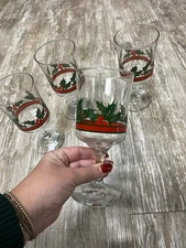 Set of 4 Libbey Holly Berry Goblet Set Christmas Barware Holiday Chip On One Cup