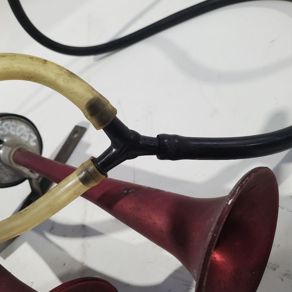 Used Horn fits: 1991 Bentley TURBO R  Grade C