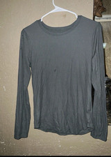 Women s Gray Solid Knit Long Sleeve Crew Neck Pullover T-Shirt, Size M