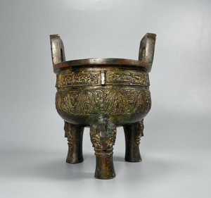 OLD ANTIQUE CHINESE BRONZE DING INCENSE BURNER (K1230)