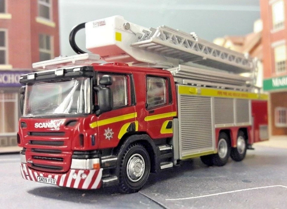 1:76 Scania Fire Engine Oxford Angloco Verna Combined Aerial Ladder Model OO/00 - Image 3 of 4