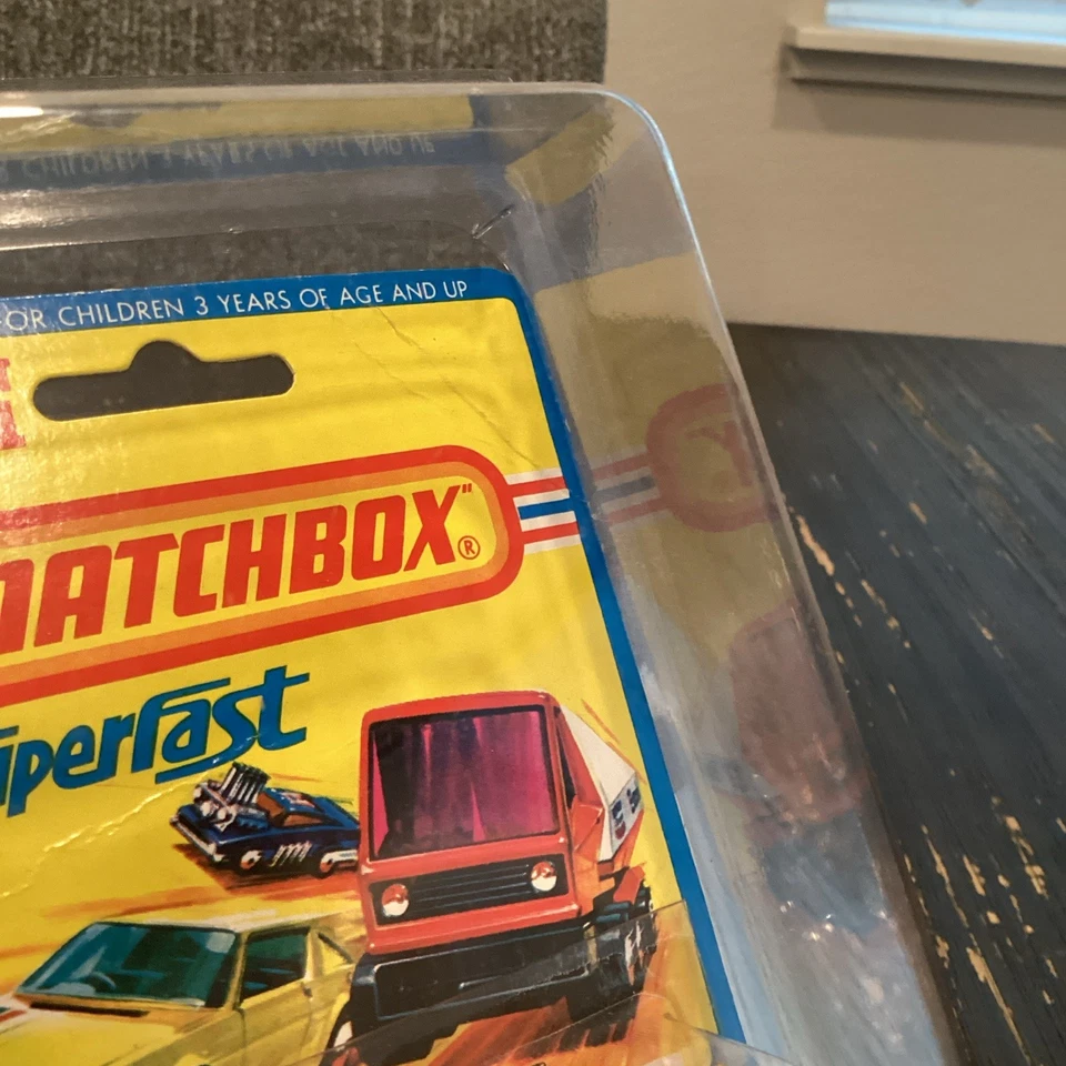Matchbox Lesney Superfast No11 BEDFORD CAR TRANSPORTER with RED/YELLOW/BLUE cars - Image 4 of 4