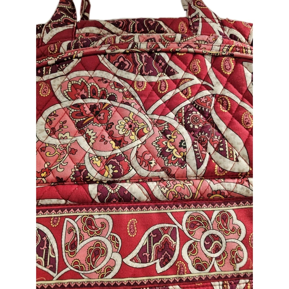 Vera Bradley Laptop Corpo Rígido Estação de Trabalho Transversal Poses Rosadas Usado - Imagem 3 de 4