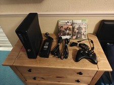 Xbox 360S 250GB Console Bundle W/2 Games (2)