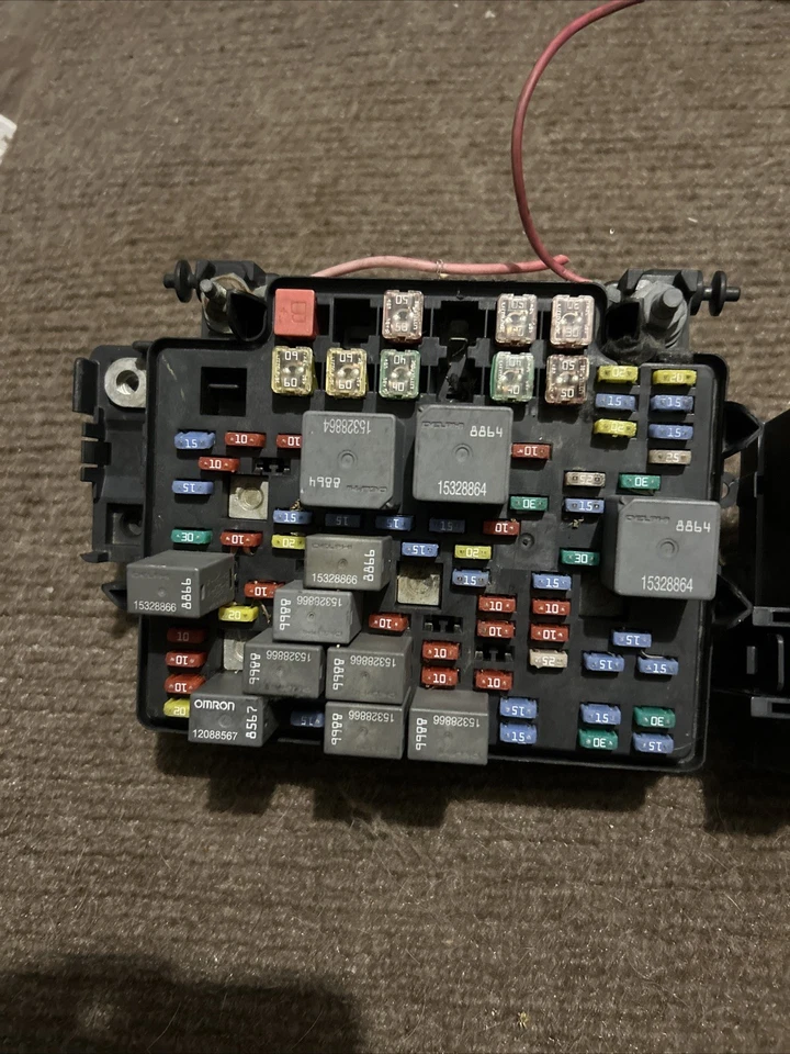 Used Fuse Box fits: 2000 Chevrolet Suburban 1500  Grade A - Image 2 of 4
