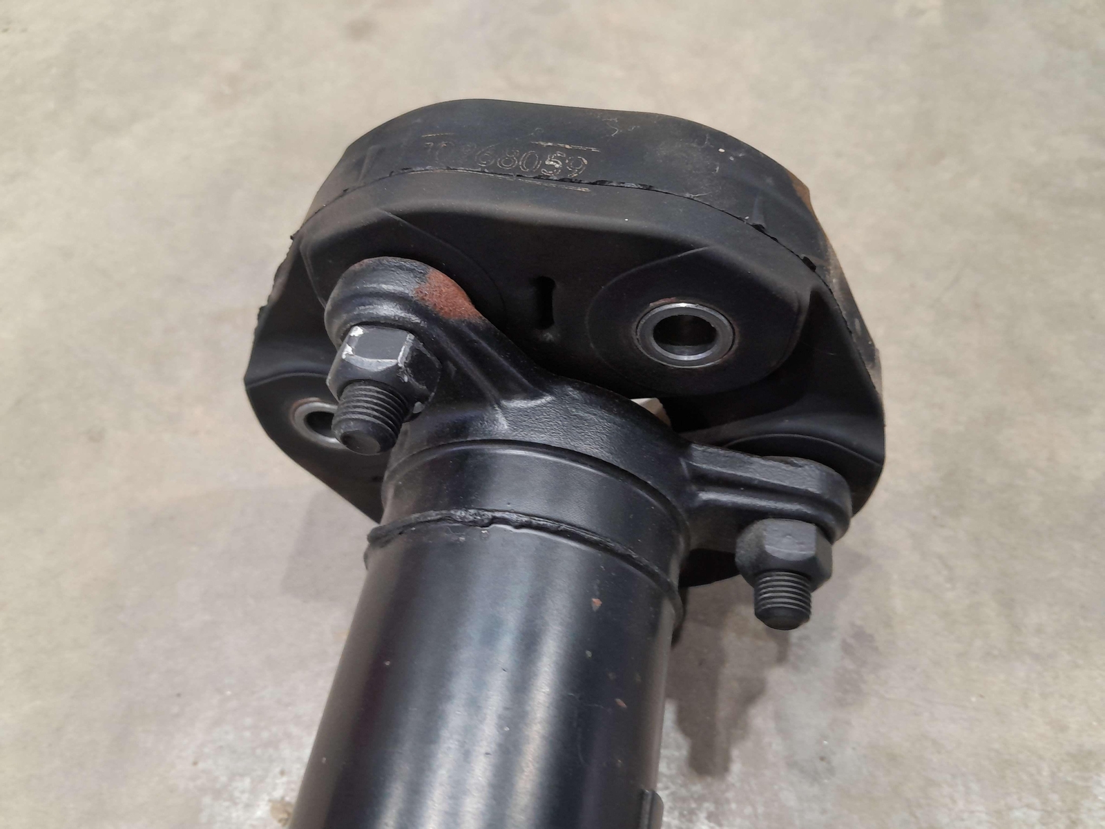2018 Maserati Ghibli 3.0L RWD Rear Driveshaft Propeller Shaft Assembly OEM