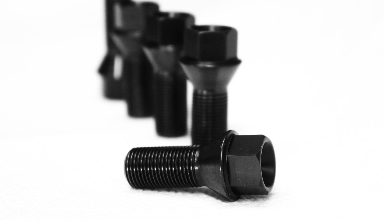 Black Titanium Lug Bolts 12x1.5 28mm 17 60 20pack bolt set Lotus Bolt