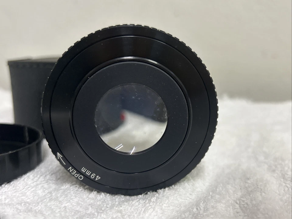 Hoya Zoom Close-Up Camera Lens Fits 49mm Screw Mount - Image 4 of 4