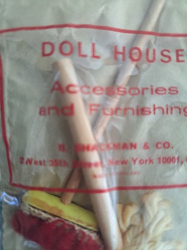 1940's Shackman Dollhouse Accessories Furnishings England BROOM MOP NEW RARE - Picture 2 of 4