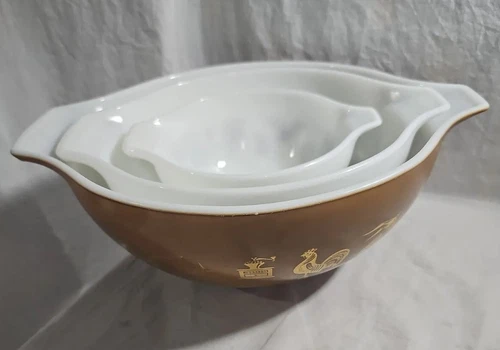 Vintage Pyrex Early American Cinderella Nesting - Mixing Bowls