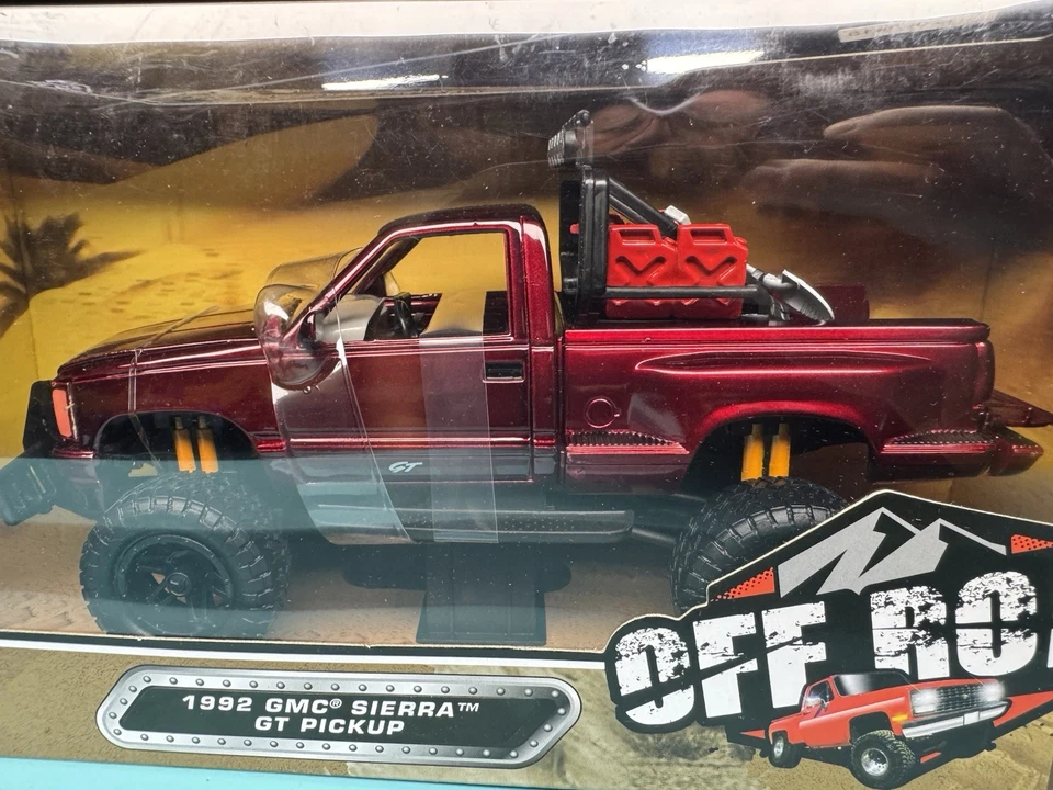 MOTORMAX 1992 GMC Sierra GT Pickup Truck Off-Road Series 1:24 Scale Diecast - Image 3 of 4