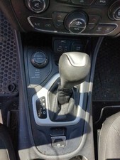 2014 Jeep Cherokee Automatic Transmission Floor Gear Shifter Assembly