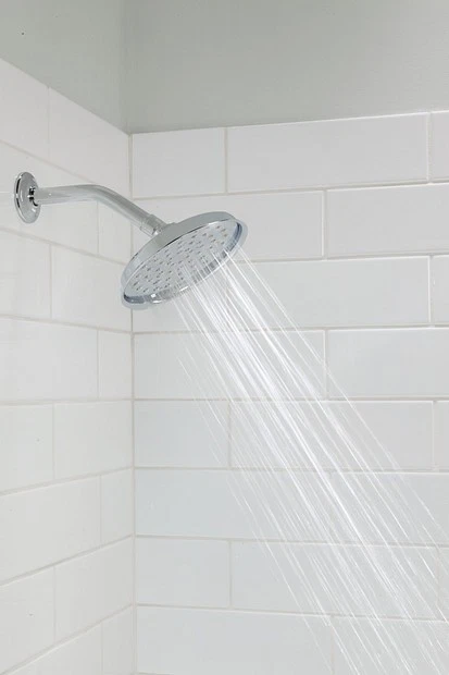 Moen 47401GR Cromo Una Función 6-1/2" Diámetro Spray Cabezal Ducha de Lluvia Foto 3 de 4