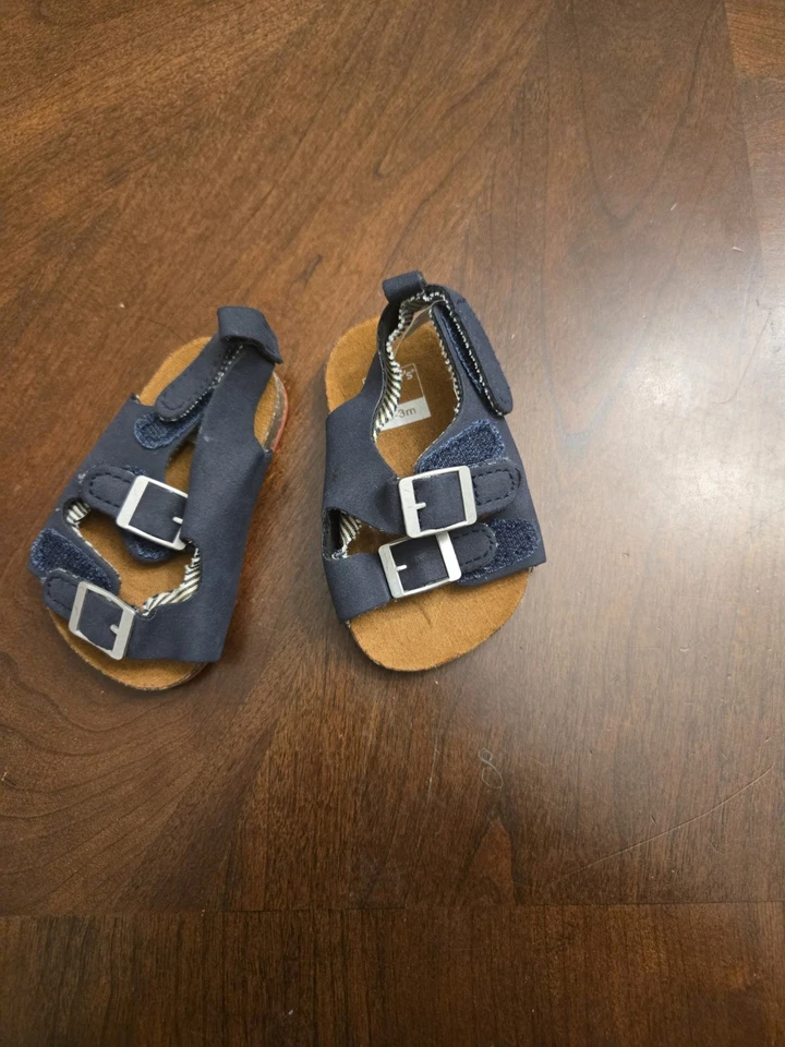 Sandalias de gamuza para bebé niño talla 0-3 M ligeramente usadas en azul marino Foto 3 de 4
