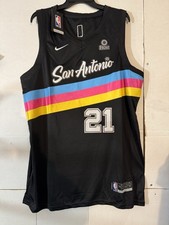 Ultimate San Antonio Spurs Collector and Super Fan Gift Guide 47
