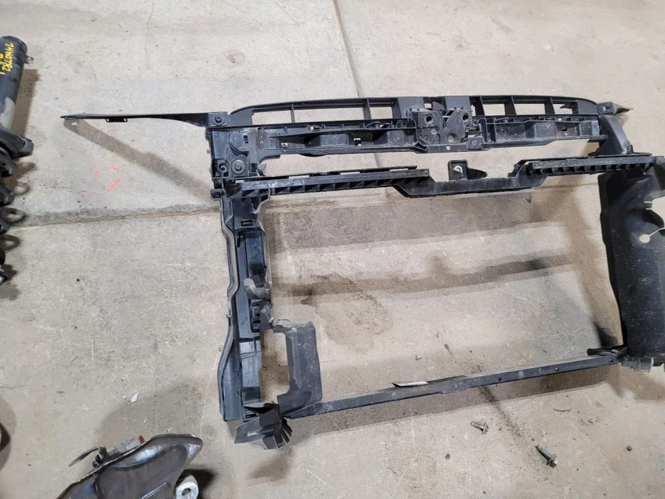 (SOLO RECOGIDA LOCAL) Base Hatchback Soporte Núcleo Radiador Se Adapta a 15-19 GOLF 1921285 Foto 2 de 4