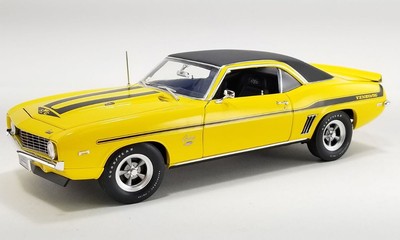 ACME 1/18 Chevrolet Yenko Camaro (Daytona Yellow) Diecast car