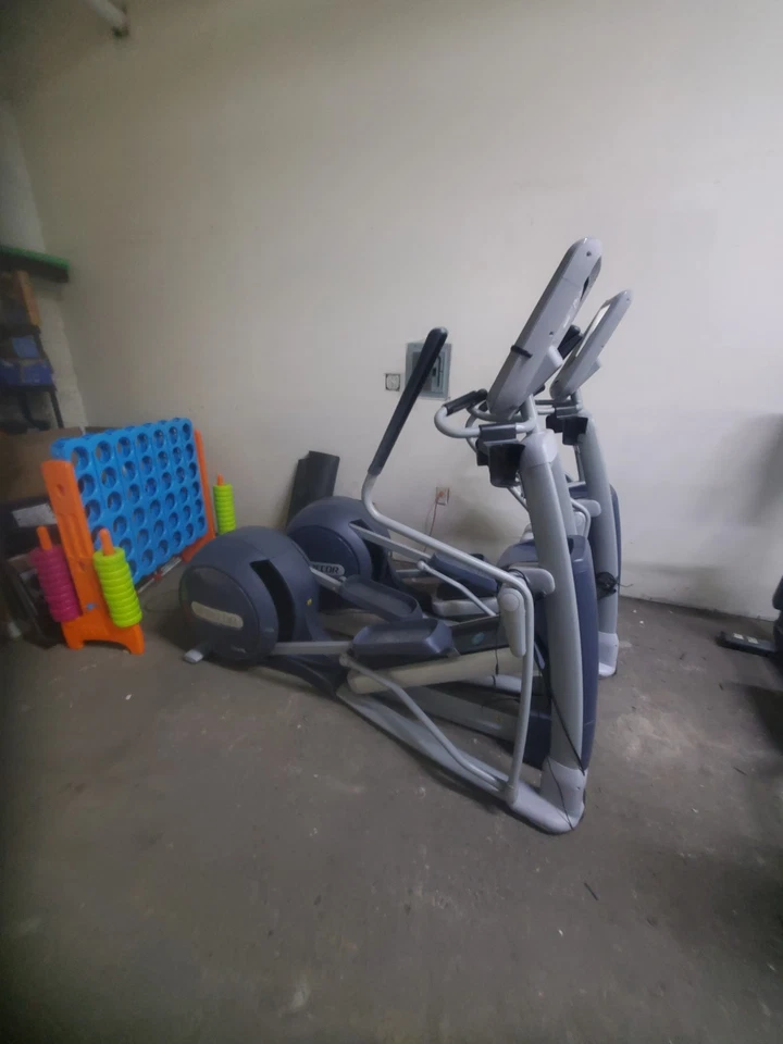 Consola Elíptica Precor EFX 885 P82 - Usada Calidad Comercial Foto 4 de 4
