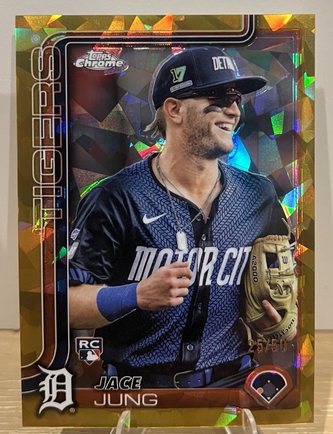 2025 Topps Chrome Sapphire - Jace Jung #225 Image Variation (SP) Gold /50 (RC)