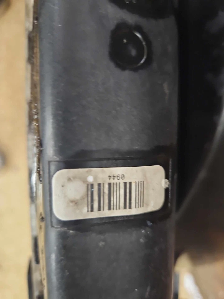 04-12 GMC CANYON CHEVY COLORADO 2.9L 3.7L AT Radiador sin cubierta sin ventilador OEM Foto 3 de 4