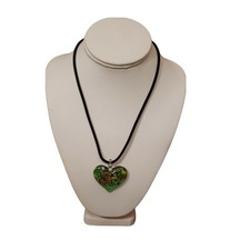 Collar Colgante Corazón Vidrio Colorido Terciopelo Negro Acorde Langosta Garra Cierre