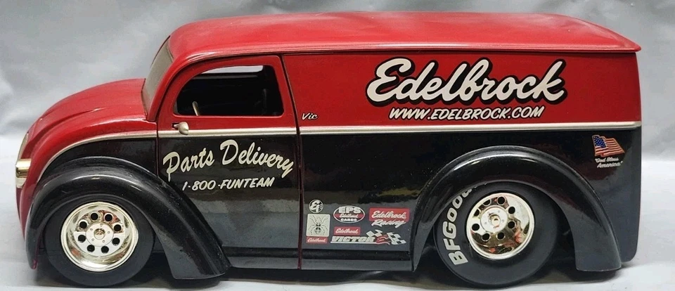Jada Toys D-Rods escala 1:24 Edelbrock piezas entrega Ford Div Cruiser furgoneta leer Foto 3 de 4