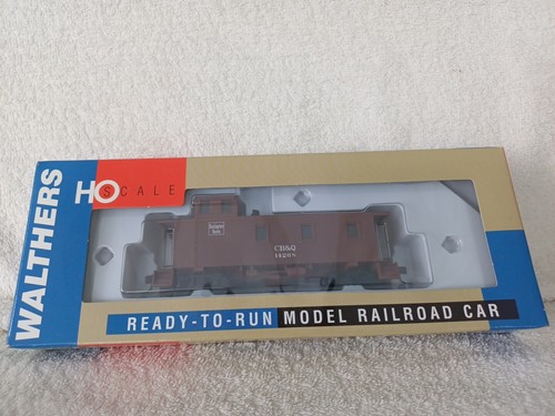 Walthers 932-7503 CB&Q 30' Holz, 3-Fenster Dienstwagen mit Offset Kuppel #14268 | Condition: Used